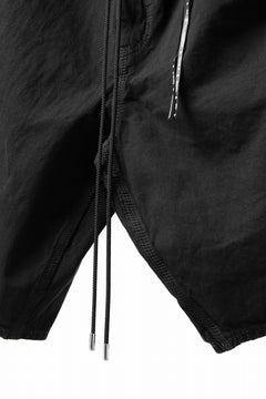 Load image into Gallery viewer, mastermind JAPAN LIGHT OZ SELVEDGE DENIM WORK SHORTS / SPECIAL WATER REPELLENT (BLACK)