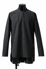 Load image into Gallery viewer, ierib slit middle shirt / boiled waxy cotton (BLACK)