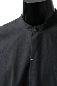 Load image into Gallery viewer, ierib slit middle shirt / boiled waxy cotton (BLACK)