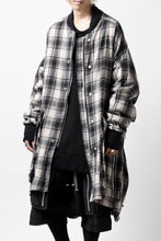 Load image into Gallery viewer, A.F ARTEFACT CHECK LONG MA-1 COCOON JACKET (BLACK x WHITE)