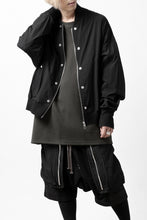 Load image into Gallery viewer, A.F ARTEFACT MA-1 BLOUSON / LIGHT WEIGHT NYLON (ALL BLACK)