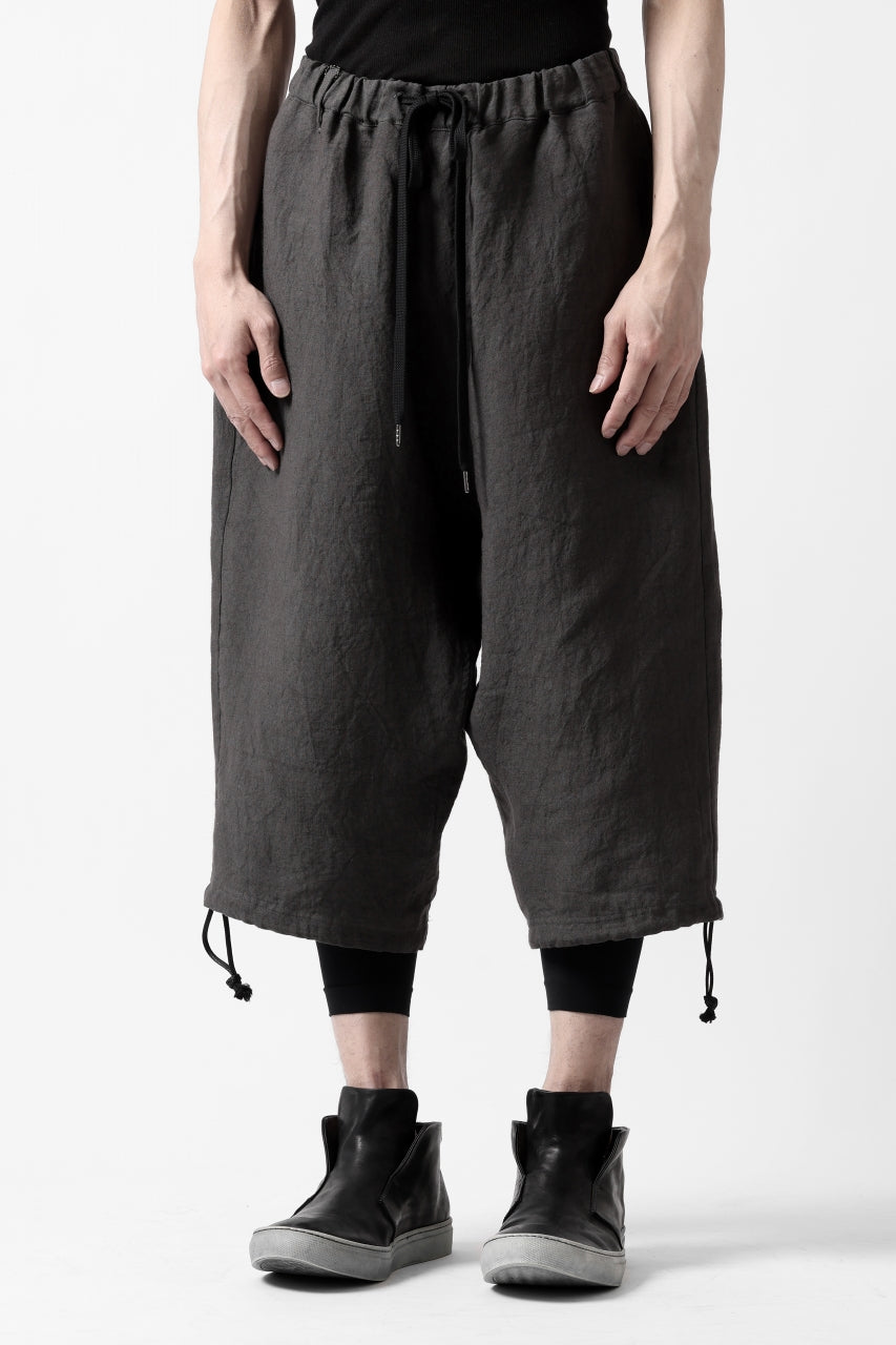 Load image into Gallery viewer, ISAMU KATAYAMA BACKLASH EASY SHORTS / SOFT LINEN (CHARCOAL BLACK)