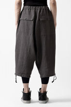 Load image into Gallery viewer, ISAMU KATAYAMA BACKLASH EASY SHORTS / SOFT LINEN (CHARCOAL BLACK)