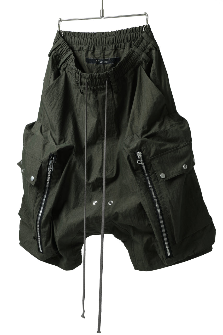 A.F ARTEFACT -BUSH- SARROUEL CARGO SHORTS (KHAKI)の商品ページ