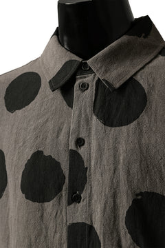 Load image into Gallery viewer, Aleksandr Manamis Dots Shirt (BROWN)