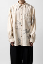 Load image into Gallery viewer, YUTA MATSUOKA plain shirt / slab typewriter (ecru-print)