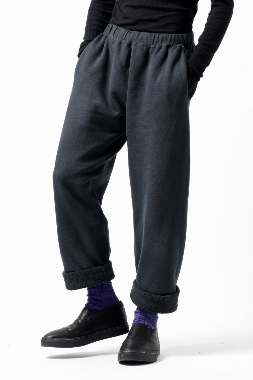 Load image into Gallery viewer, DEFORMATER.® THREE PROCESSING SWEAT REGULAR PANT - DYED/BIO/FROST EFFECT (VINTAGE BLACK)