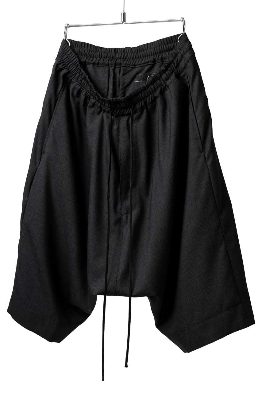 A.F ARTEFACT DRAPE SAROUEL SHORTS / TROPICAL (BLACK)