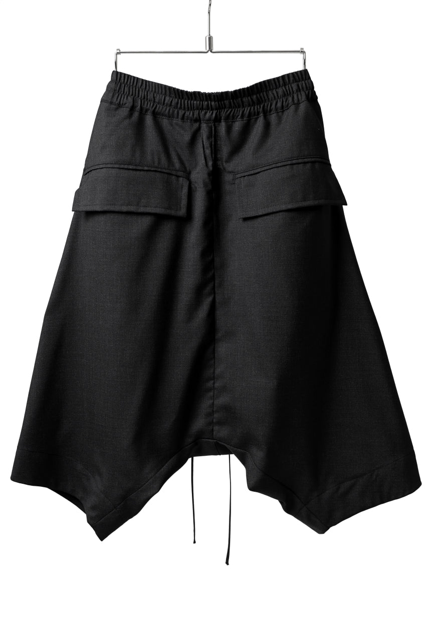 A.F ARTEFACT DRAPE SAROUEL SHORTS / TROPICAL (BLACK)