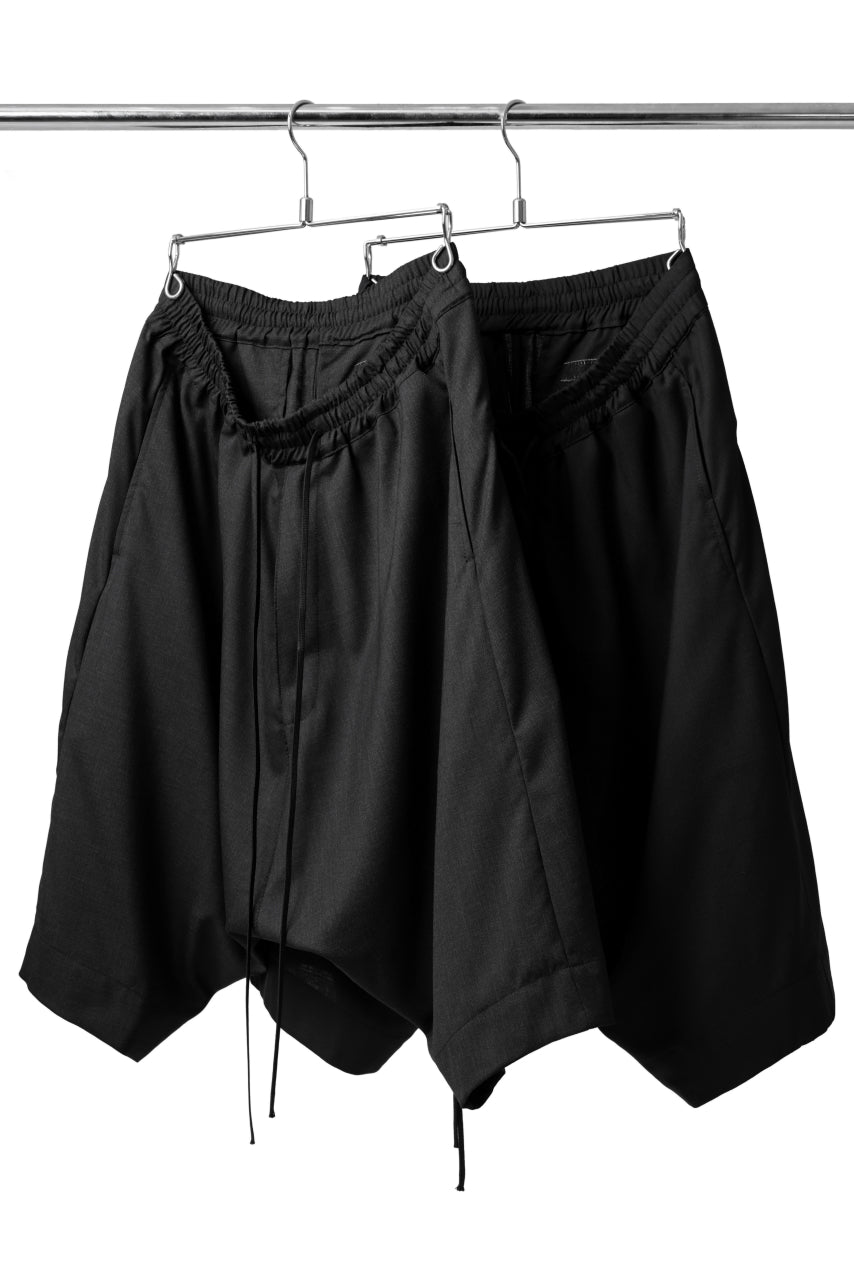 A.F ARTEFACT DRAPE SAROUEL SHORTS / TROPICAL (D.BLACK)