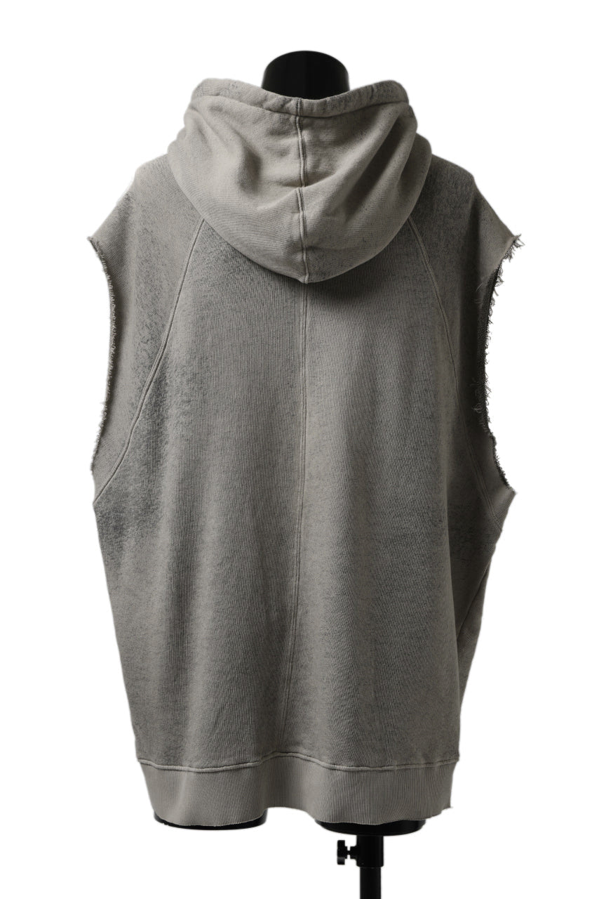 Load image into Gallery viewer, thomkrom SPLAY DYED SLEEVELESS HOODIE TOPS  / FRENCH TERRY ORGANIC (SAND)
