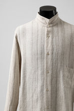 Load image into Gallery viewer, COLINA GARDENER SHIRT / SHADOW STRIPE (LINEN / NEPPED SILK) (BROWN)