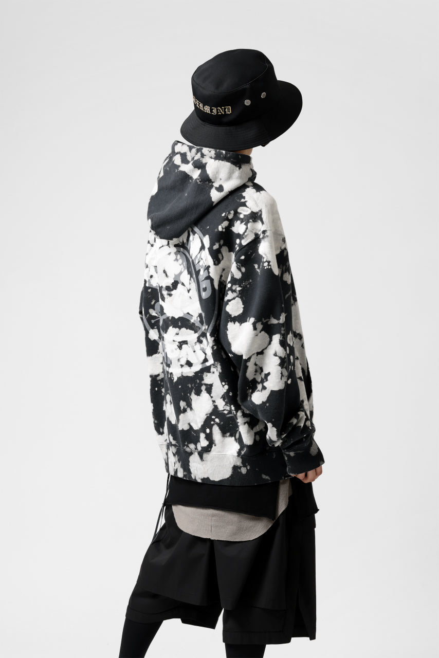 画像をギャラリービューアに読み込む, mastermind JAPAN SWEAT HOODIE / BLEACH - TIEDYE (BLACK x WHITE)