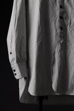 Load image into Gallery viewer, KLASICA BAND COLLAR FINE STITCHED SHIRT / HAND DYED TWCOLI (CONCRETE)