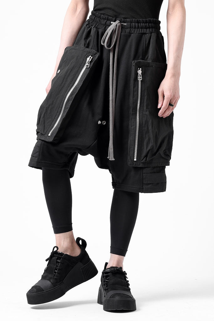 A.F ARTEFACT RECTANGLE BOX SARROUEL CARGO SHORTS (BLACK)