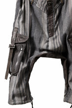 Load image into Gallery viewer, incarnation ARMY CARGO POCKET CROPPED PANT MP-1C / COTTON + HORSE LEATHER (81N)