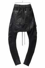 Load image into Gallery viewer, A.F ARTEFACT COATED CARGO SARROUEL-SKINNY PANTS / HI-STRETCH DENIM (BLACK)