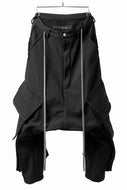 A.F ARTEFACT D-CLOTCH BIG CARGO CROPPED PANTS / BONDING NYLON x FLEECE (BLACK)