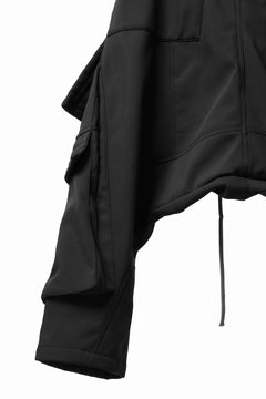 Load image into Gallery viewer, A.F ARTEFACT D-CLOTCH BIG CARGO CROPPED PANTS / BONDING NYLON x FLEECE (BLACK)