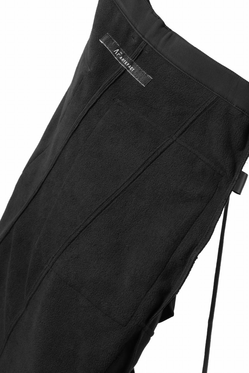 A.F ARTEFACT D-CLOTCH BIG CARGO CROPPED PANTS / BONDING NYLON x FLEECE (BLACK)