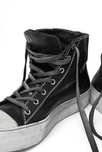 Load image into Gallery viewer, incarnation exclusive HIGH CUT LACE UP SNEAKER / HORSE FULL GRAIN (OVER DYED BLACK)