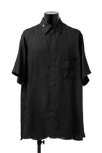 Load image into Gallery viewer, Y&#39;s BANG ON! No.145 HOLLOWED OUT COLLAR SHORT SLEEVE SHIRT / CUPRA DUNGAREE TWILL (BLACK)