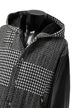 Load image into Gallery viewer, mastermind WORLD HOODED VARSITY JACKET / CASHMERE + LAMB LEATHER + PRIMALOFT (BLACK PLAID)