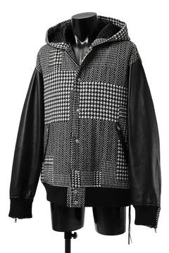 Load image into Gallery viewer, mastermind WORLD HOODED VARSITY JACKET / CASHMERE + LAMB LEATHER + PRIMALOFT (BLACK PLAID)