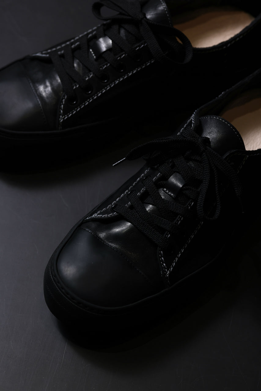 incarnation exclusive HORSE LEATHER LOW CUT LACE UP SNEAKER (PIECE DYED ALL BLACK)