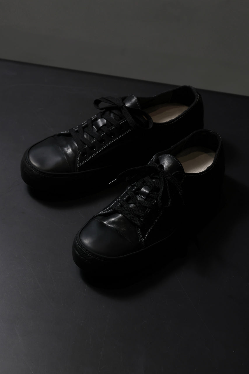 incarnation exclusive HORSE LEATHER LOW CUT LACE UP SNEAKER (PIECE DYED ALL BLACK)