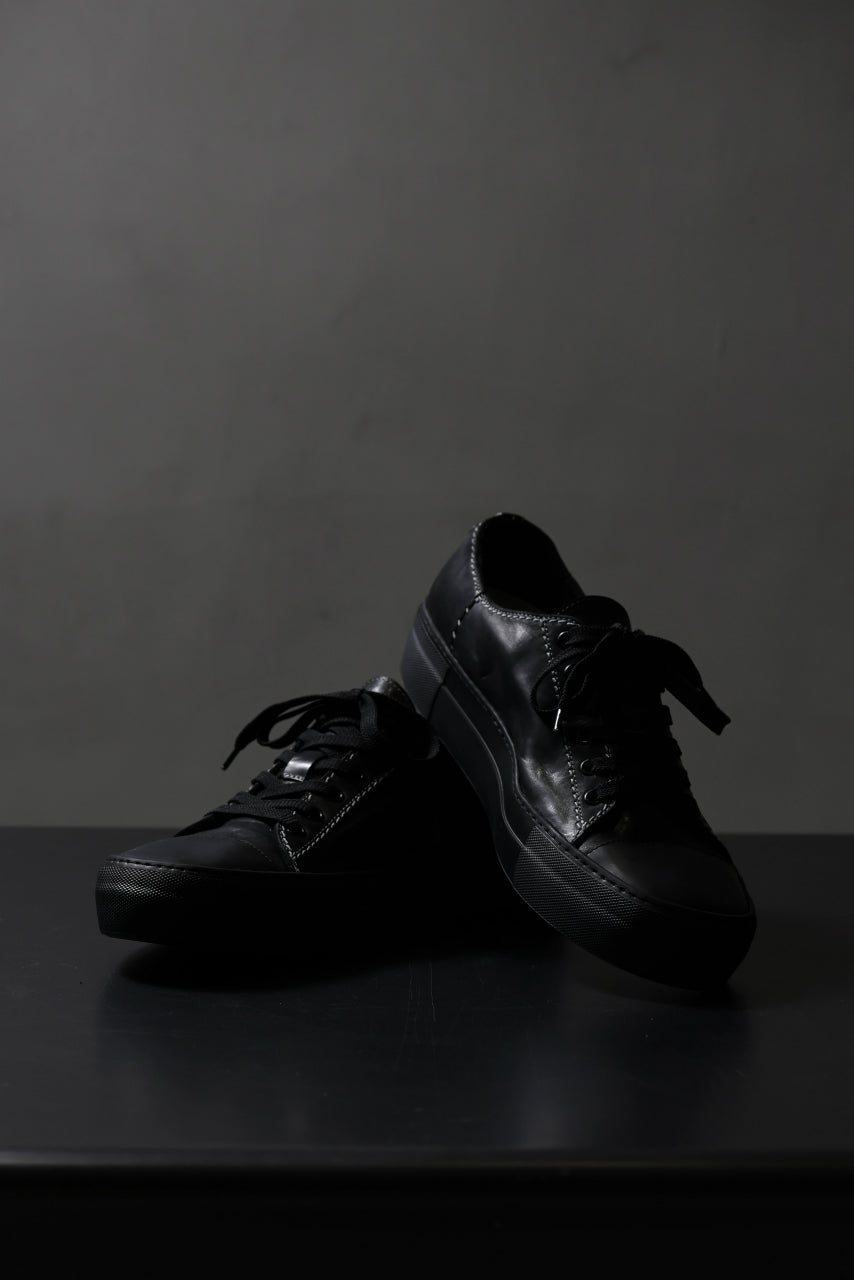 incarnation exclusive HORSE LEATHER LOW CUT LACE UP SNEAKER (PIECE DYED ALL BLACK)