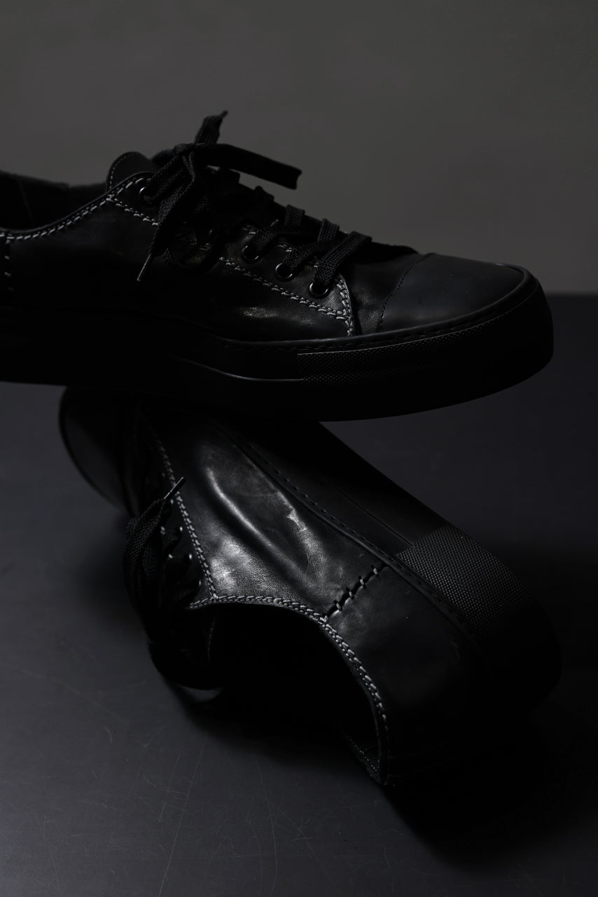 incarnation exclusive HORSE LEATHER LOW CUT LACE UP SNEAKER (PIECE DYED ALL BLACK)