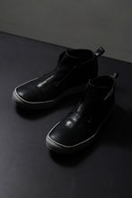 Load image into Gallery viewer, incarnation exclusive HORSE LEATHER ELASTIC SHORT SNEAKER (PIECE DYED BLACK x WHITE)