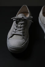 Load image into Gallery viewer, incarnation exclusive HORSE LEATHER LOW CUT LACE UP SNEAKER (HAND DYED DIRTY WHITE)