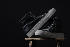 Load image into Gallery viewer, incarnation exclusive CLASSIC SNEAKER HIGH / HORSE FULL GRAIN (PIECE DYED / BLACK)