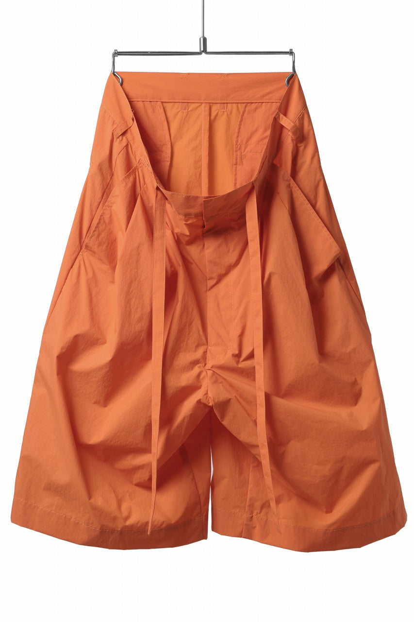 D-VEC WIDE FLARED SHORTS / W WATER REPELLENT NYLON TAFFETA (CLOWN FISH ORANGE)