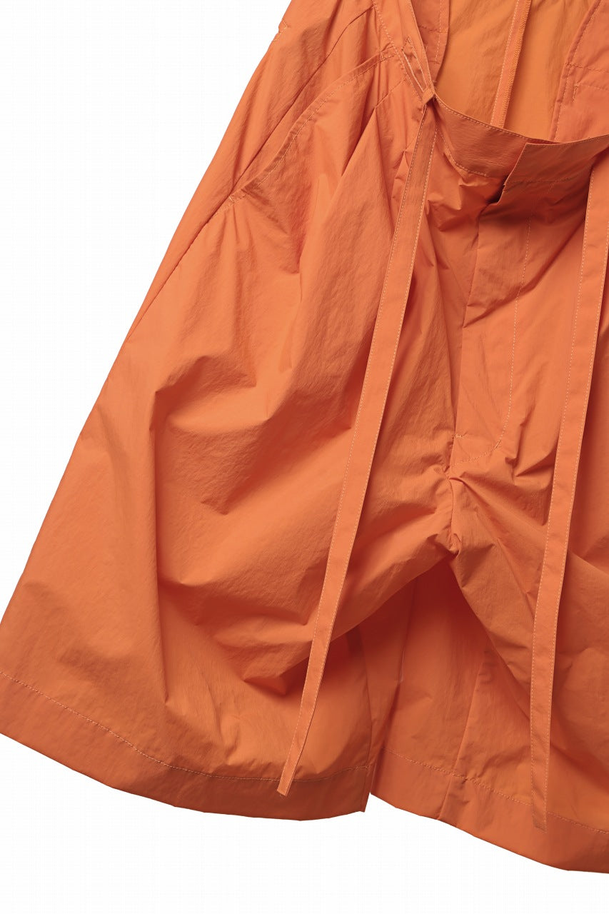 D-VEC WIDE FLARED SHORTS / W WATER REPELLENT NYLON TAFFETA (CLOWN FISH ORANGE)