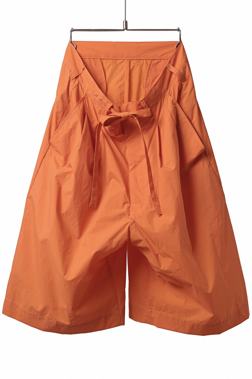 D-VEC WIDE FLARED SHORTS / W WATER REPELLENT NYLON TAFFETA (CLOWN FISH ORANGE)