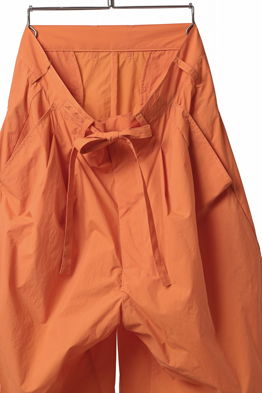 D-VEC WIDE FLARED SHORTS / W WATER REPELLENT NYLON TAFFETA (CLOWN FISH ORANGE)