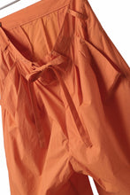 Load image into Gallery viewer, D-VEC WIDE FLARED SHORTS / W WATER REPELLENT NYLON TAFFETA (CLOWN FISH ORANGE)