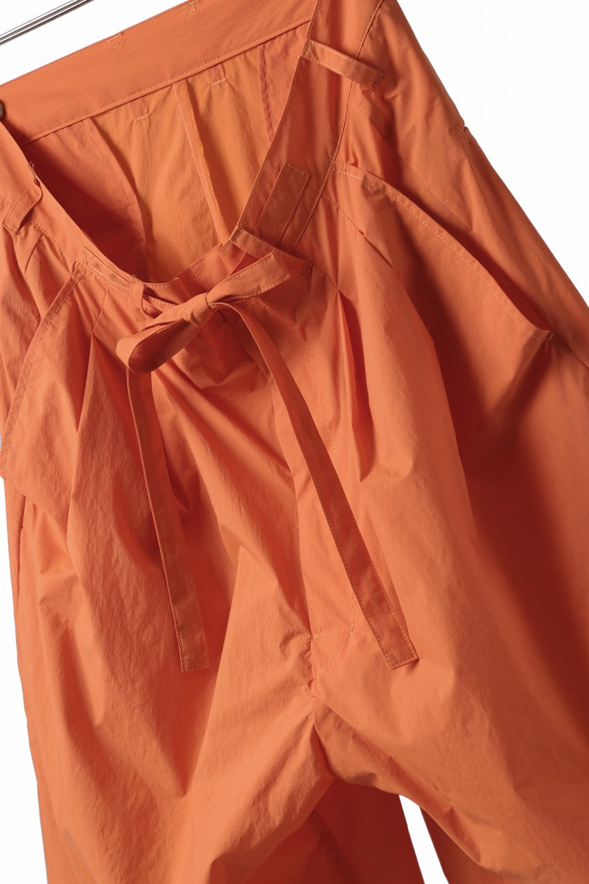 D-VEC WIDE FLARED SHORTS / W WATER REPELLENT NYLON TAFFETA (CLOWN FISH ORANGE)