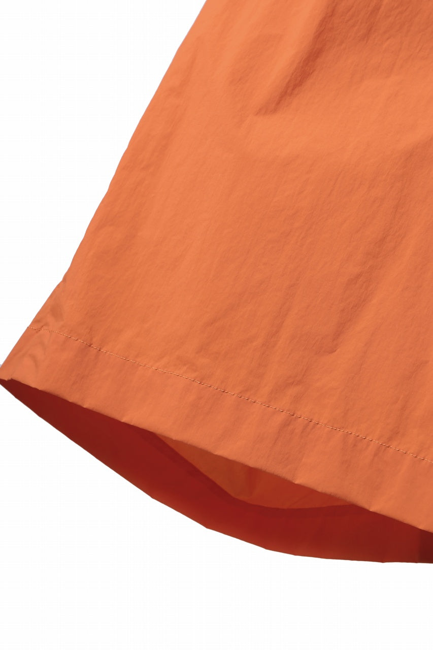 D-VEC WIDE FLARED SHORTS / W WATER REPELLENT NYLON TAFFETA (CLOWN FISH ORANGE)