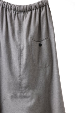 画像をギャラリービューアに読み込む, SOSNOVSKA CASHMERE WHITENED PANTS (LIGHT GREY)