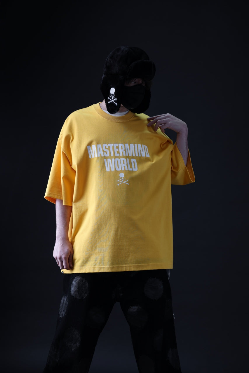 mastermind WORLD JUSTICE TEE / BOXY FIT (YELLOW)