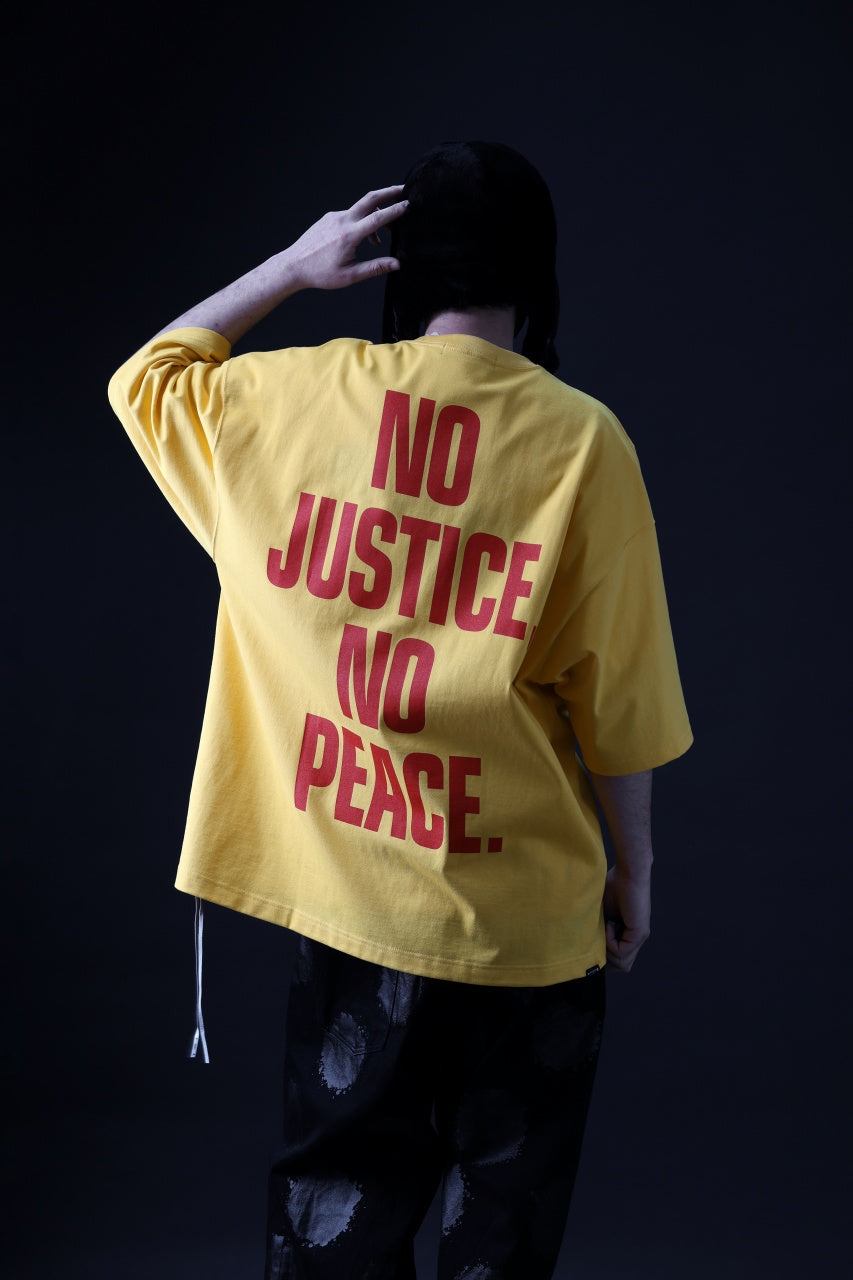 Load image into Gallery viewer, mastermind WORLD JUSTICE TEE / BOXY FIT (YELLOW)