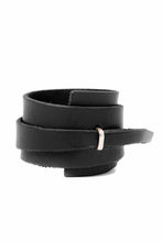 Load image into Gallery viewer, m.a+ croissant wrist band / A-F0K3/GR3,0 (BLACK)