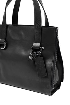 Load image into Gallery viewer, discord Yohji Yamamoto Side Zip Tote Bag (S) / Soft Shrink Cow Leather (BLACK)