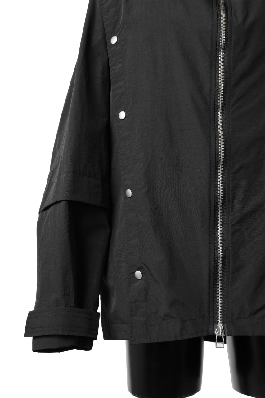 A.F ARTEFACT HOODED WRAP BUTTON & ZIP PARKA BLOUSON (BLACK)