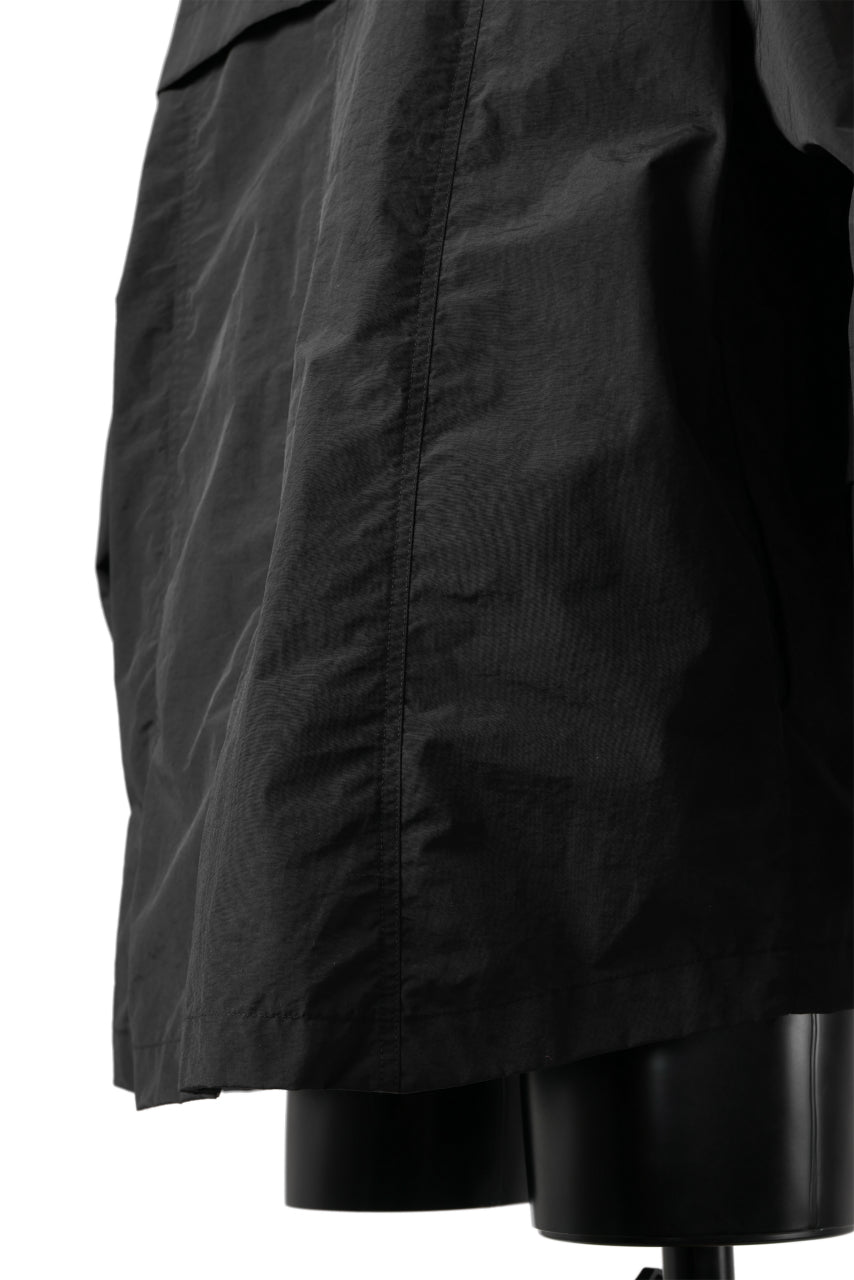 A.F ARTEFACT HOODED WRAP BUTTON & ZIP PARKA BLOUSON (BLACK)