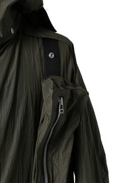 Load image into Gallery viewer, A.F ARTEFACT HOODIE LONG ZIP COAT with DETACHABLE POCKET POUCH (KHAKI)